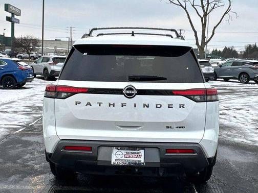 2026 Nissan Pathfinder SL