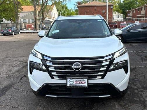 Everest White P 2026 Nissan Rogue Platinum