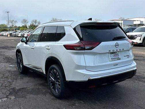 Everest White P 2026 Nissan Rogue Platinum