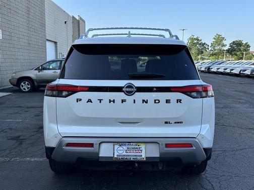 2023 Nissan Pathfinder SL