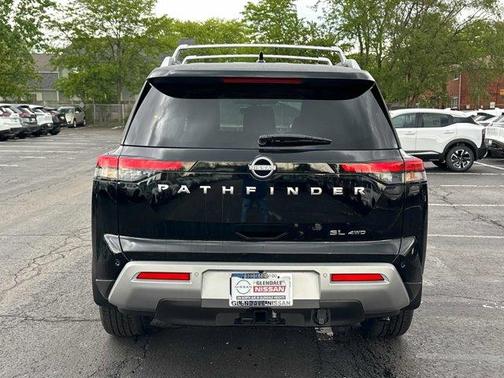 2025 Nissan Pathfinder SL