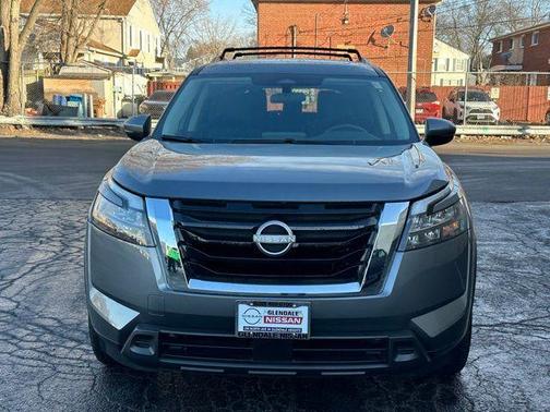 2025 Nissan Pathfinder SV