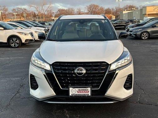 2024 Nissan Kicks SR