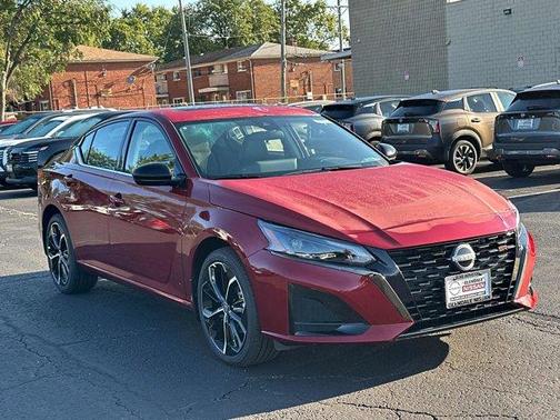 2025 Nissan Altima SR