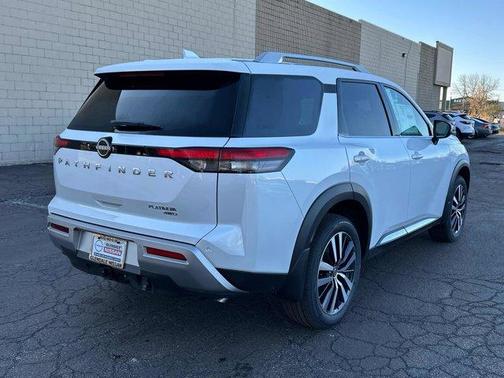 2025 Nissan Pathfinder Platinum