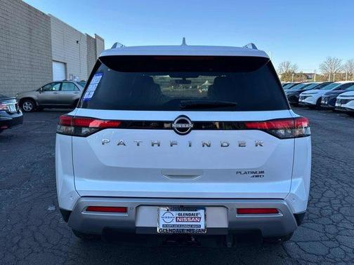 2025 Nissan Pathfinder Platinum