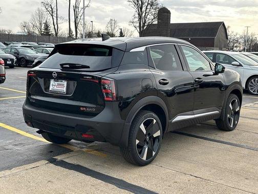 2025 Nissan Kicks SR