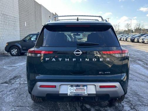 2025 Nissan Pathfinder SL