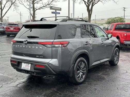2022 Nissan Pathfinder SV