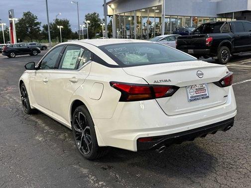 2025 Nissan Altima SR