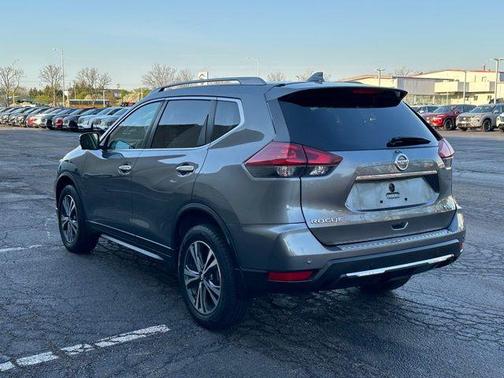 Gun Metallic 2019 Nissan Rogue SV