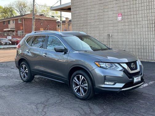 Gun Metallic 2019 Nissan Rogue SV