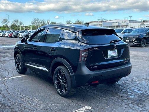 Super Black 2026 Nissan Kicks SR