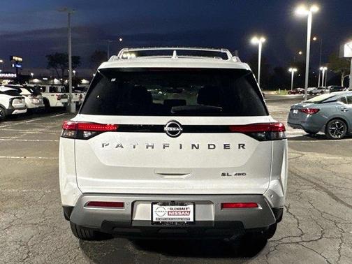 2025 Nissan Pathfinder SL