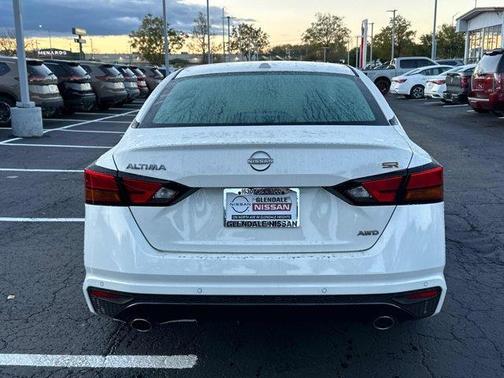 2025 Nissan Altima SR