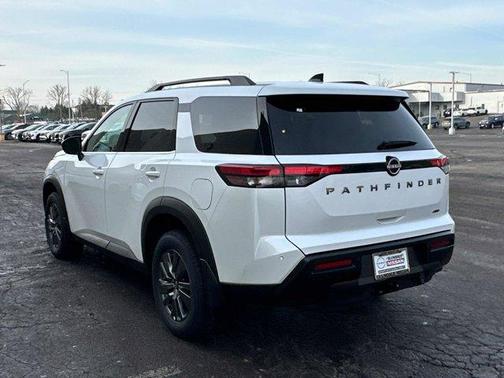 Everest White P 2026 Nissan Pathfinder SV