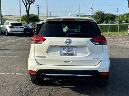 White 2020 Nissan Rogue SV