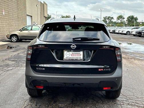 2025 Nissan Kicks SR
