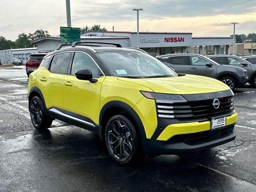 2025 Nissan Kicks SR