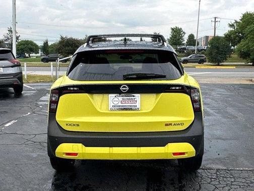 2025 Nissan Kicks SR
