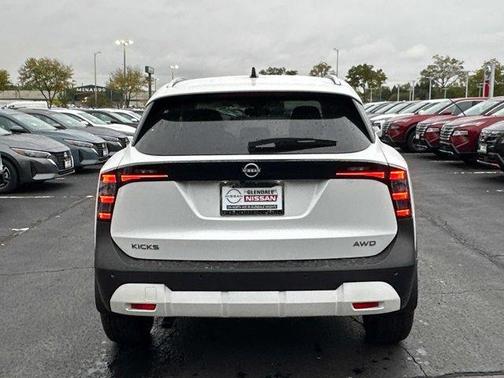 2026 Nissan Kicks SV