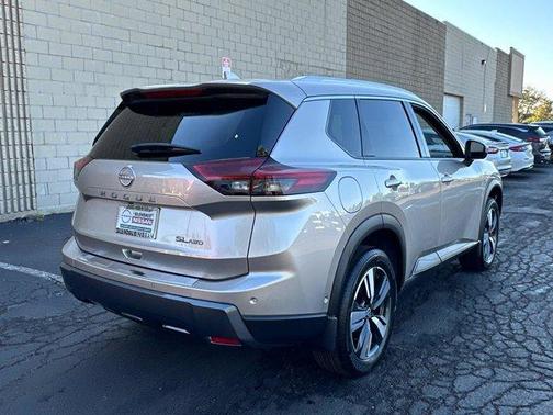 2025 Nissan Rogue SL