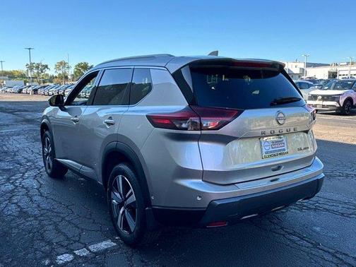 2025 Nissan Rogue SL