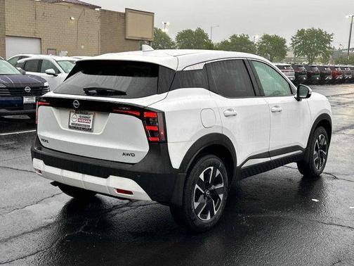 2025 Nissan Kicks SV