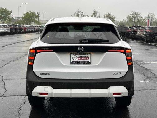 2025 Nissan Kicks SV