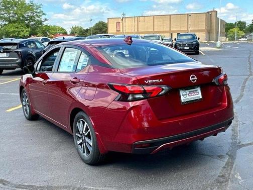 2025 Nissan Versa 1.6 SV