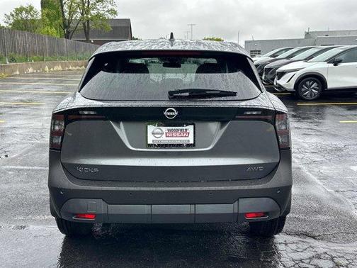2025 Nissan Kicks SV