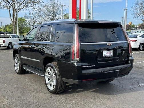 2018 Cadillac Escalade Luxury