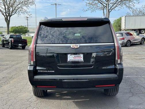 2018 Cadillac Escalade Luxury