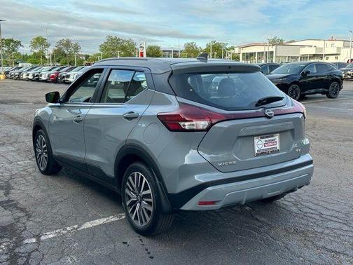 Boulder Gray Metallic 2024 Nissan Kicks SV