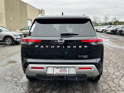 2025 Nissan Pathfinder Platinum