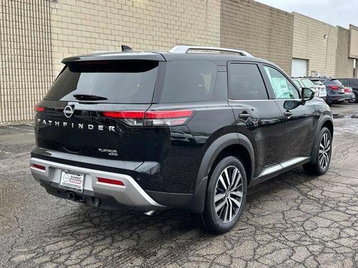 2025 Nissan Pathfinder Platinum