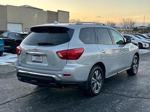 2020 Nissan Pathfinder S