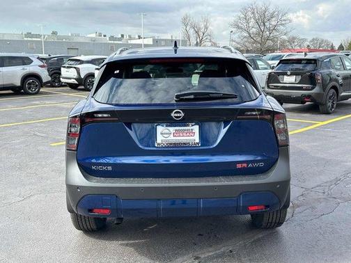 2025 Nissan Kicks SR