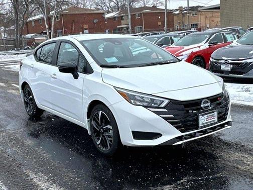 2025 Nissan Versa 1.6 SR