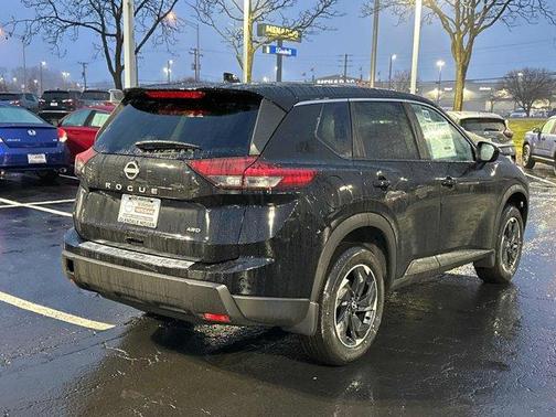 2025 Nissan Rogue SV
