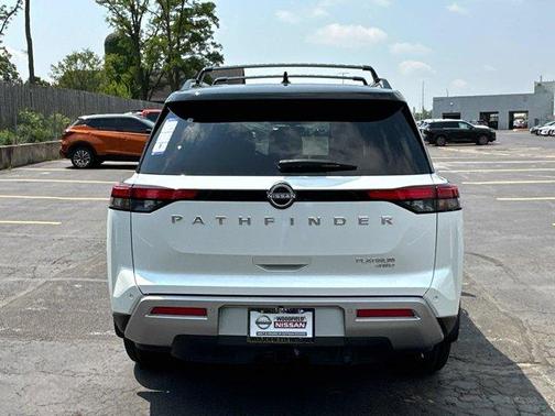 2025 Nissan Pathfinder Platinum
