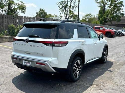 2025 Nissan Pathfinder Platinum