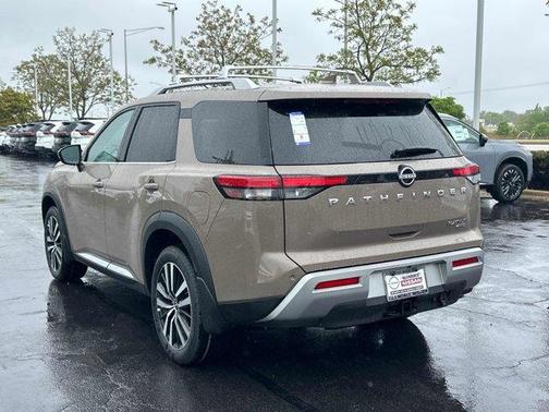2025 Nissan Pathfinder Platinum