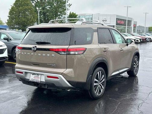 2025 Nissan Pathfinder Platinum