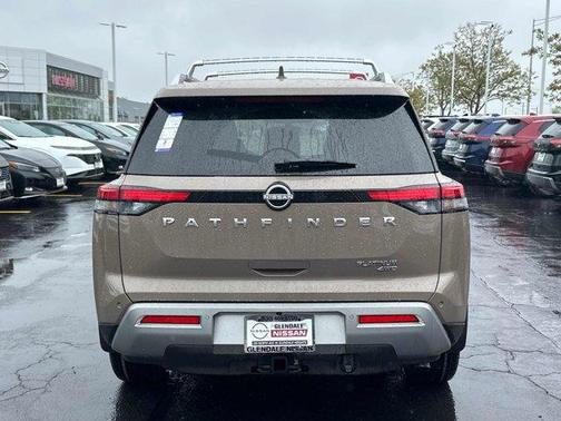 2025 Nissan Pathfinder Platinum