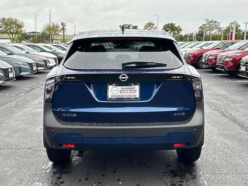 2025 Nissan Kicks SV