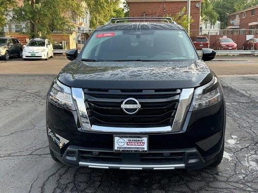 2024 Nissan Pathfinder SL
