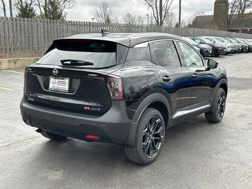 2025 Nissan Kicks SR