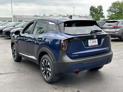 2025 Nissan Kicks SV
