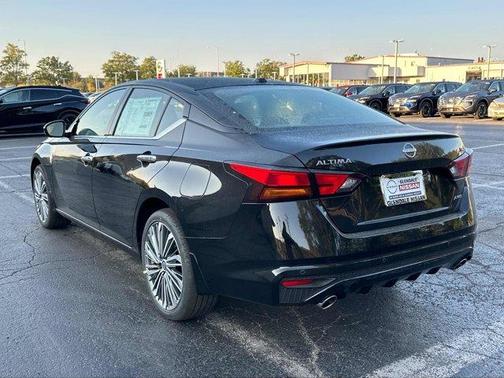2025 Nissan Altima SL